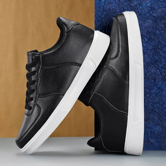 Levoire | Baskets En Cuir Légères Blanches Et Noires Pour Hommes Noir
