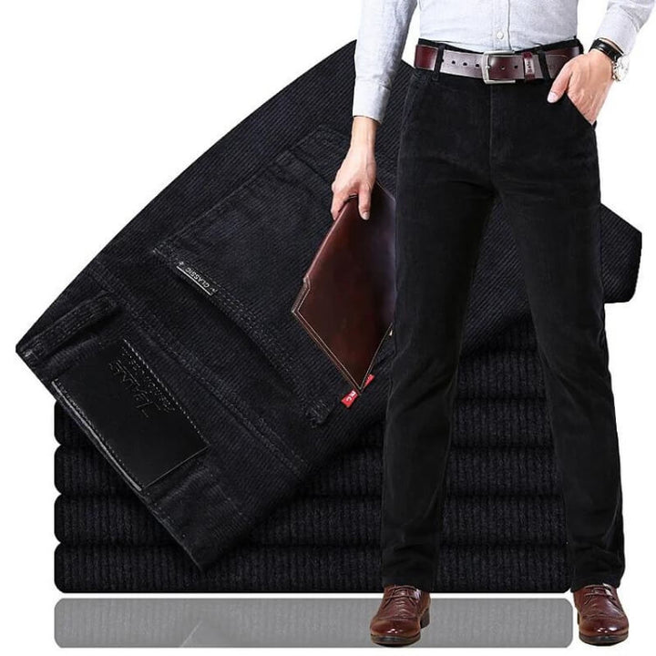 Levoire | Pantalon en velours côtelé classique Noir