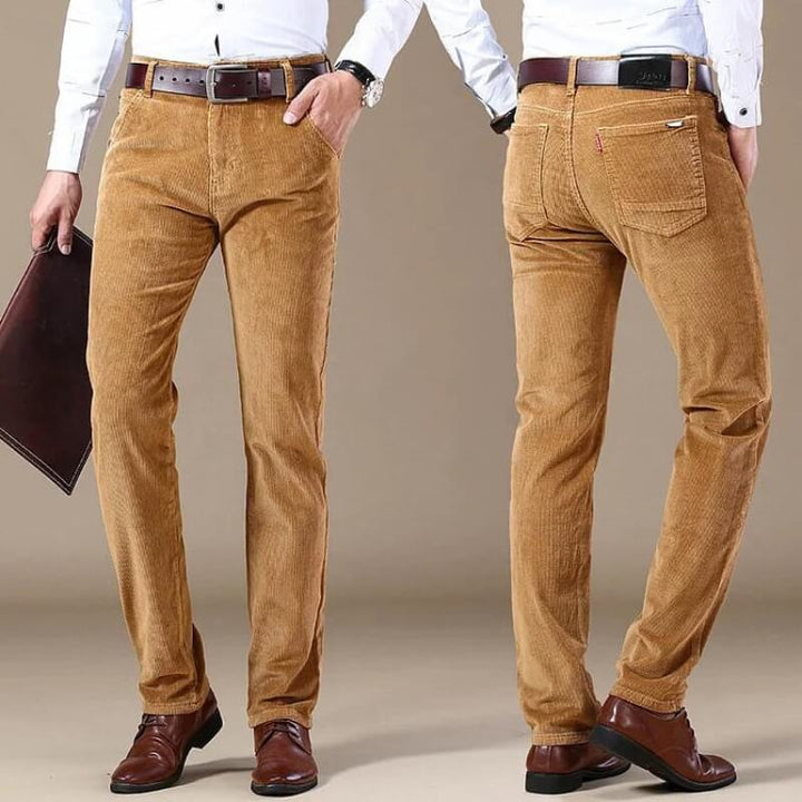 Levoire | Pantalon Ajusté Confortable Avec Jambes Droites Et Plusieurs Poches