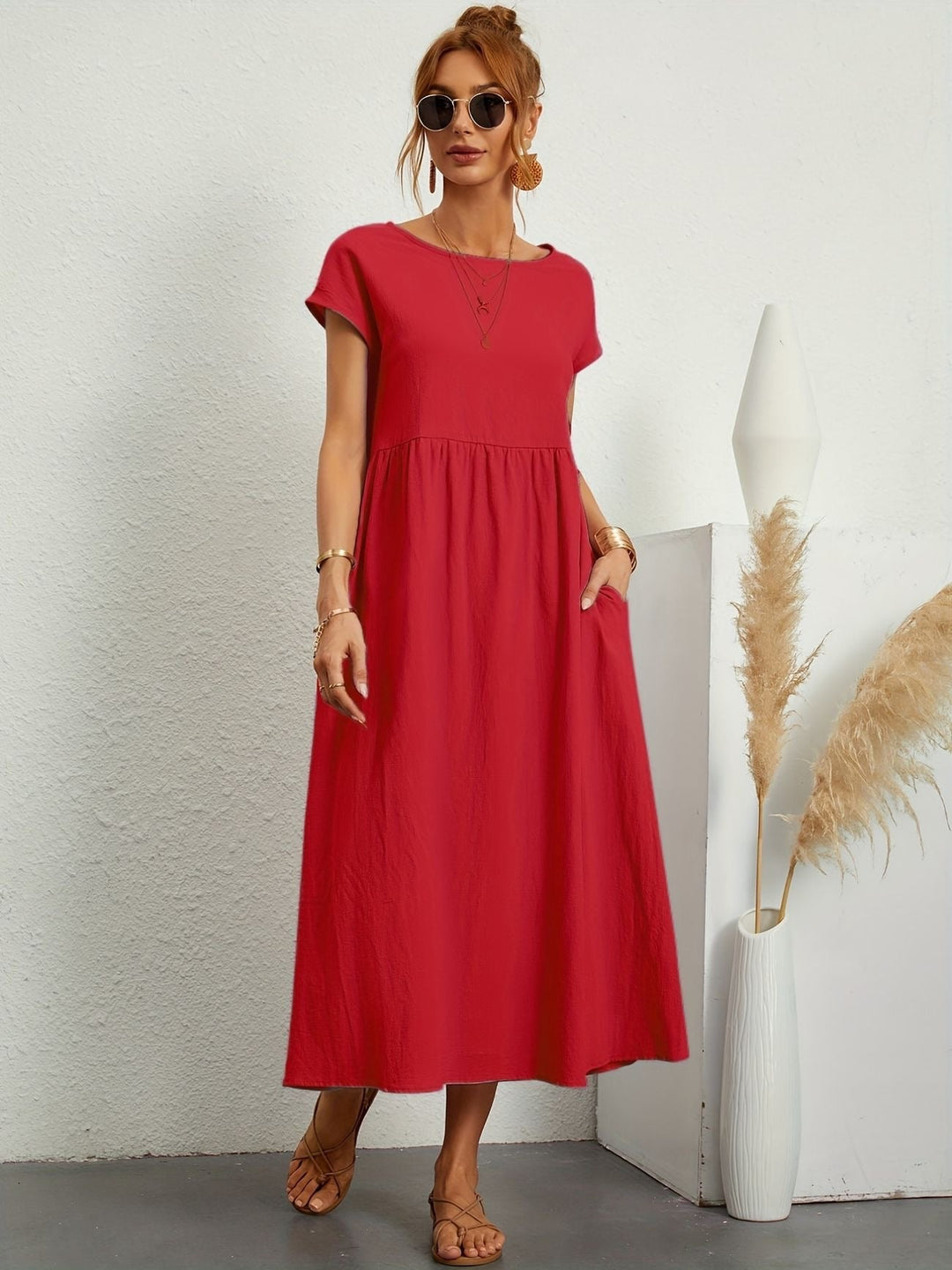 Levoire | Robe De Loisirs Moderne Avec Dcollet Rot