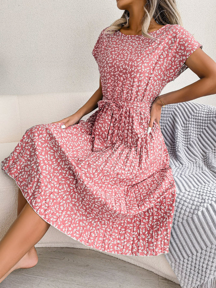 Levoire | Robe Élégante À Fleurs Avec Jupe Plissée Et Ceinture Rot