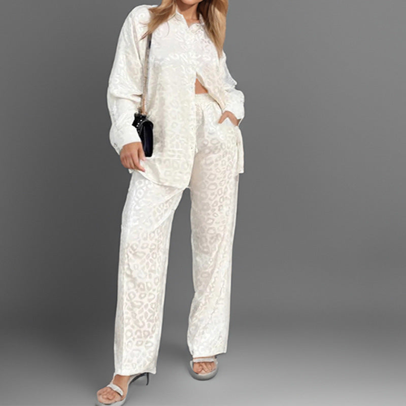 Pantalon élégant pour femmes avec fermeture à boutons sur le devant et jambes larges Levoire