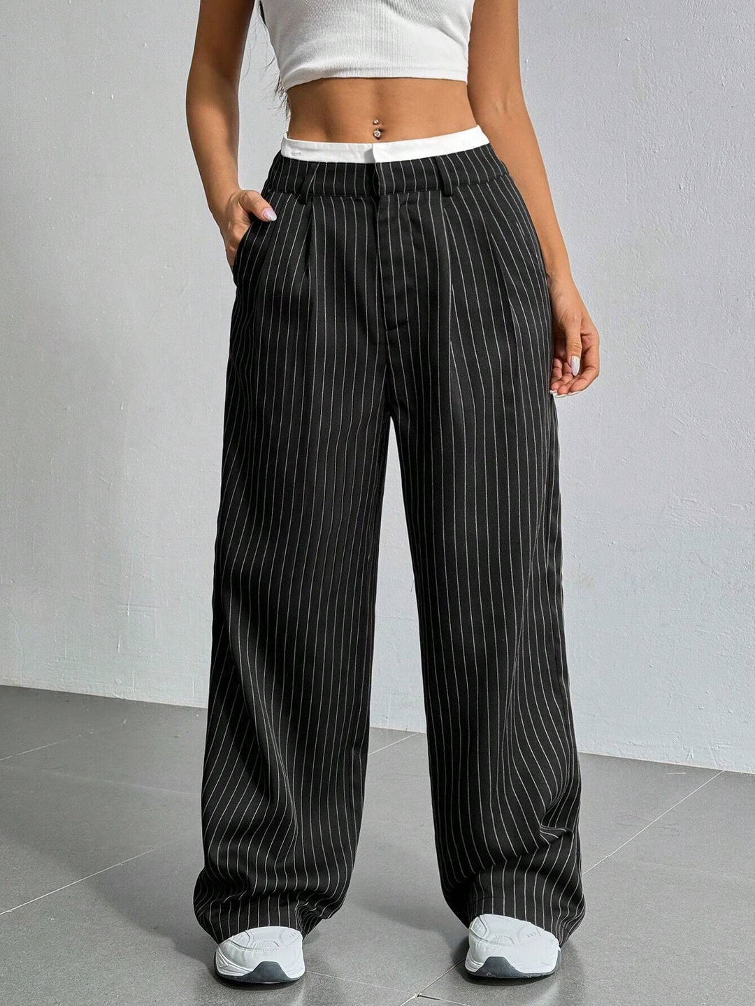 Pantalons cropped classiques pour femmes avec poches angulaires Levoire