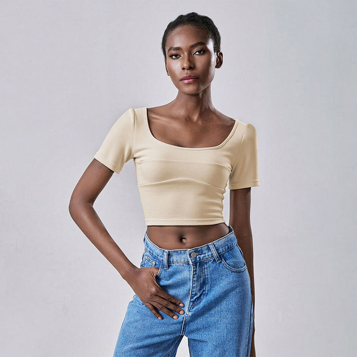 T-shirt court pour femmes avec un élégant décolleté carré et des manches courtes Levoire