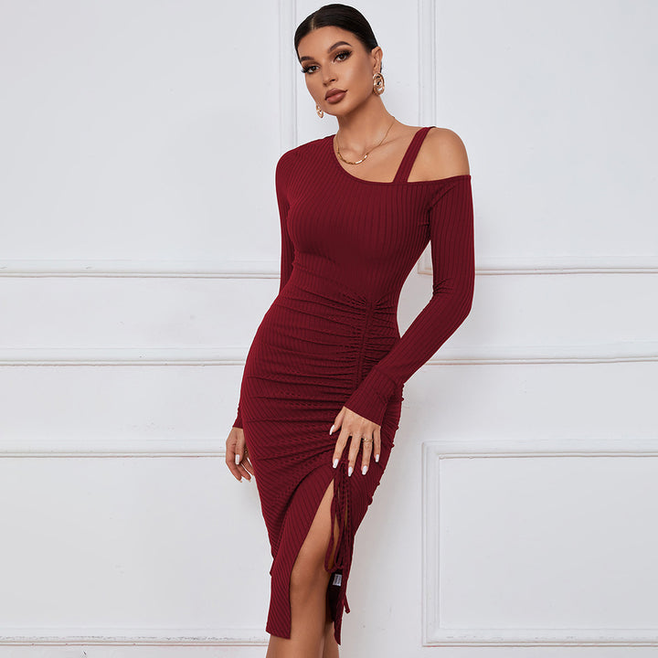 Robe ajustée en rib pour femme avec encolure asymétrique et fronces sophistiquées Levoire