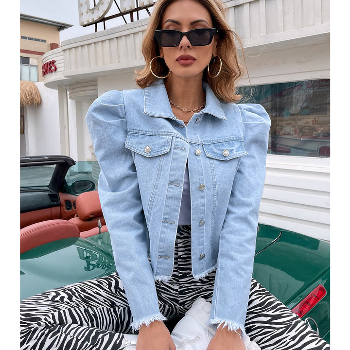 Veste en denim stylée pour femmes avec des manches bouffantes et des détails de boutons décoratifs Levoire