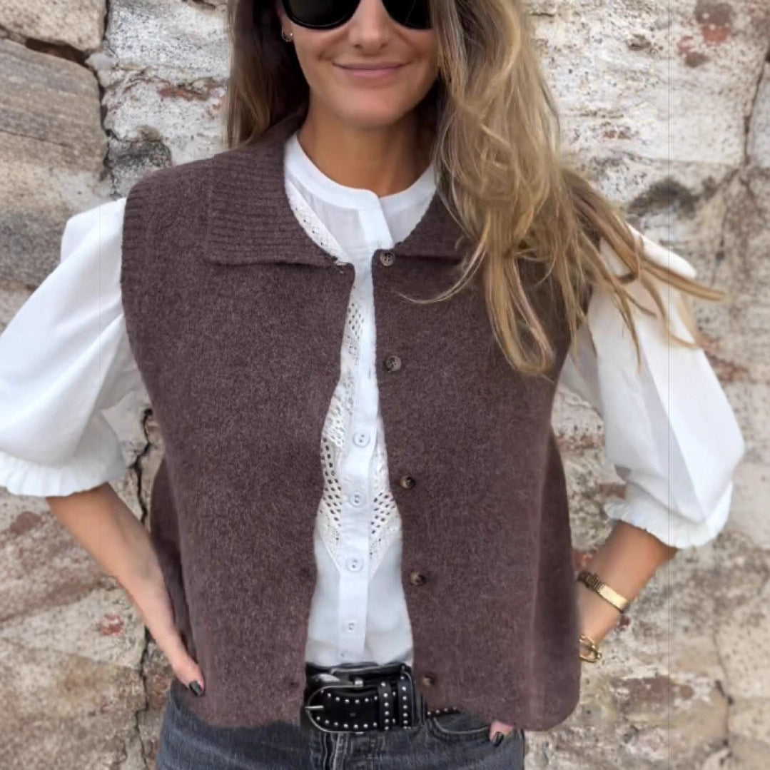 Gilet tricoté pour femmes avec col classique et détails de boutons élégants Levoire