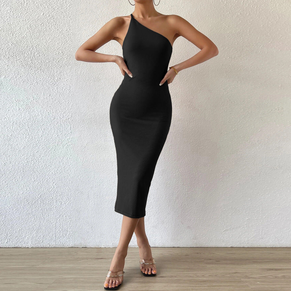 Robe midi ajustée pour femmes avec design asymétrique Levoire