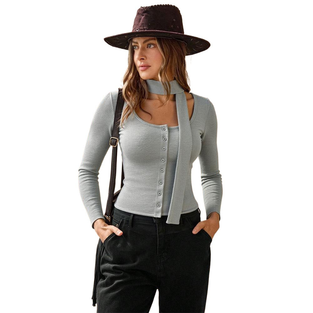 Chemise à manches longues pour femmes avec décolleté en V à boutons et détail de boucle à la mode Levoire
