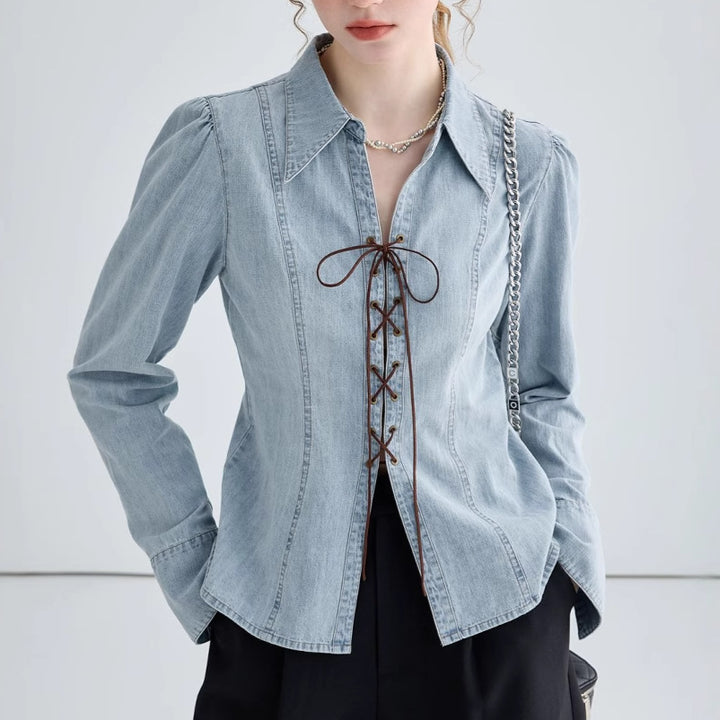 Blouse en jean pour femmes avec décolleté lacé et élégantes manches bouffantes Levoire