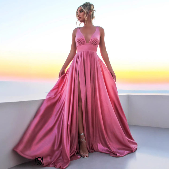Robe maxi glamour pour femmes avec décolleté en V profond et fente Levoire