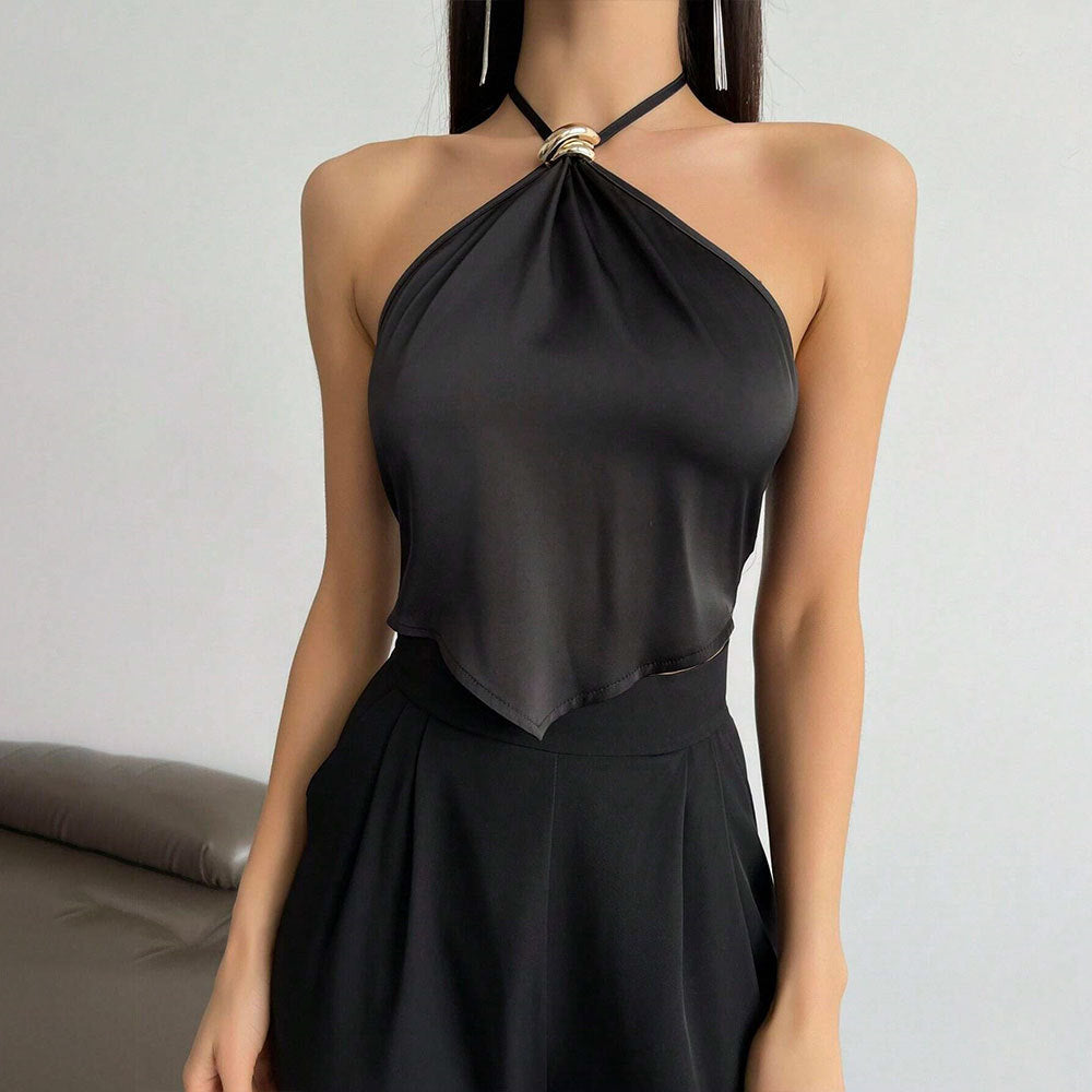 Haut élégant à encolure halter pour femmes avec tissu brillant et nœud décoratif Levoire