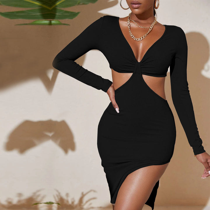 Robe mini ajustée à découpes pour femmes avec manches longues et détail torsadé complexe Levoire
