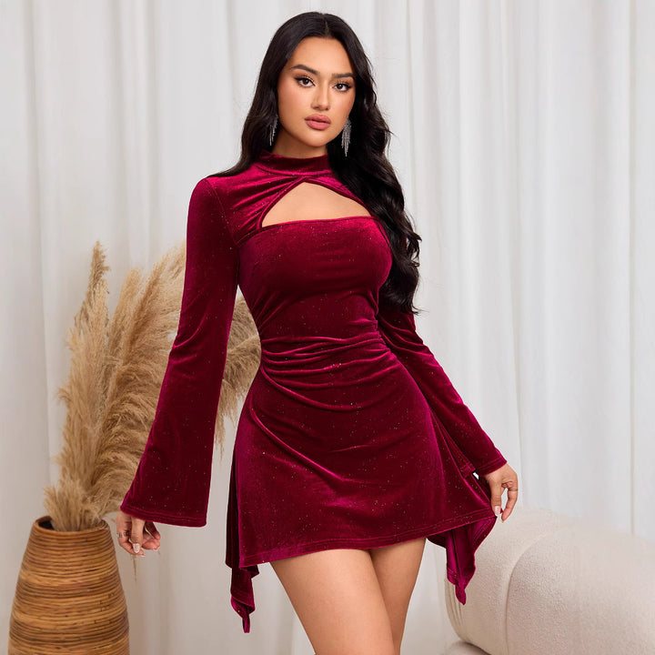 Robe Mini en Velours Élégante pour Femmes avec Découpe Unique et Manches Longues Levoire
