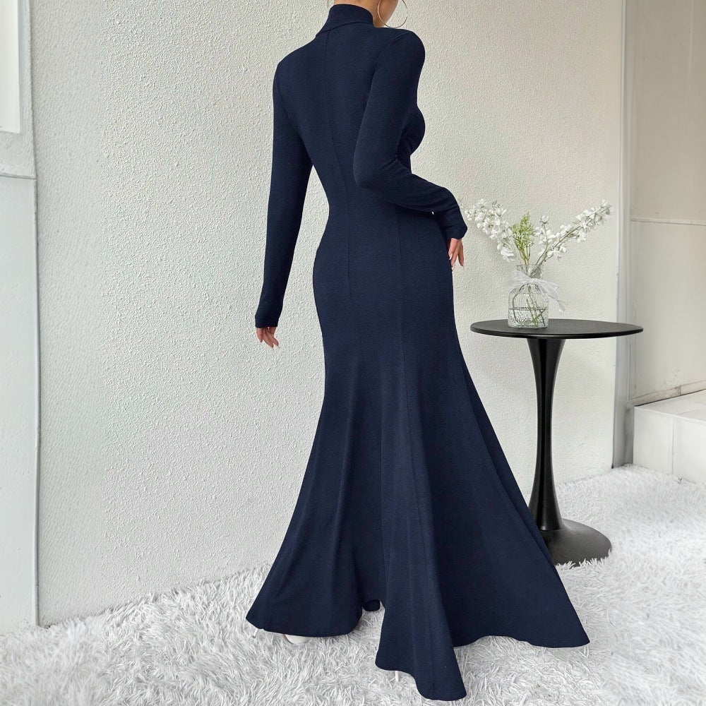 Robe maxi élégante pour femmes à manches longues avec un col haut et un ourlet fluide Levoire