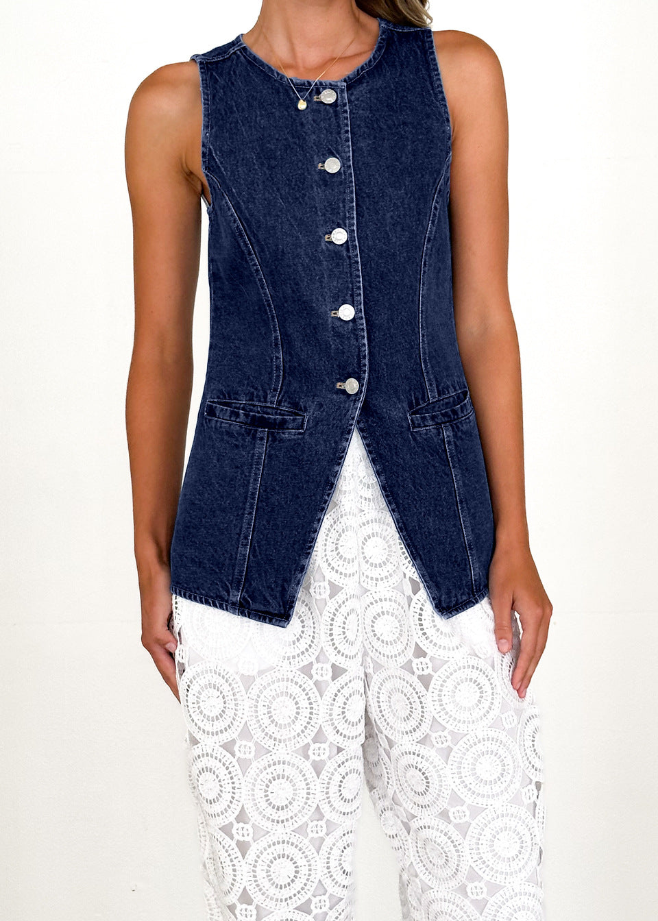 Gilet en denim pour femmes avec coupe ajustée et détails boutonnés Levoire