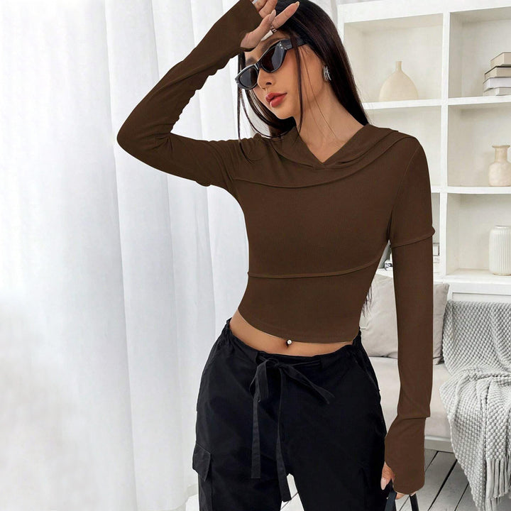Femme crop top avec design élégant à capuche et manches longues Levoire