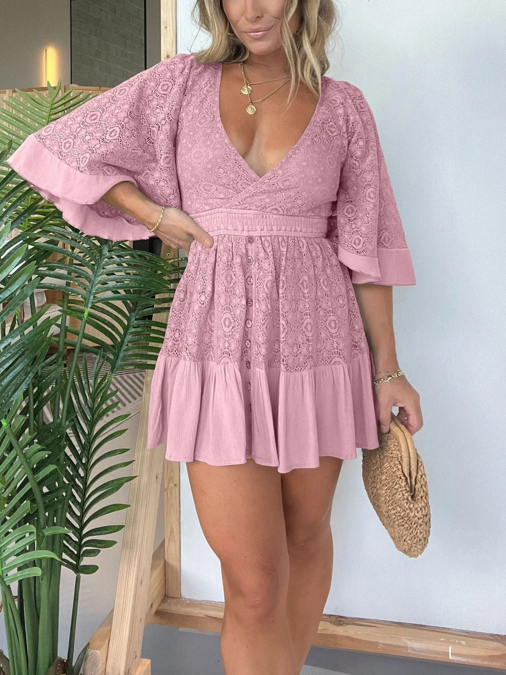 Levoire | Élégante Robe Mini En Dentelle Avec Décolleté En V Rosa