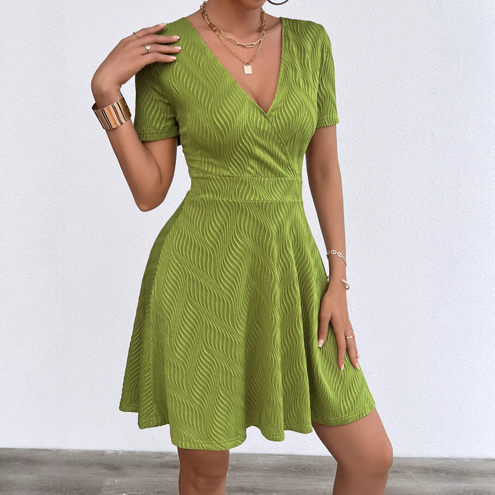 Robe portefeuille pour femmes avec décolleté en V et tissu fluide Levoire