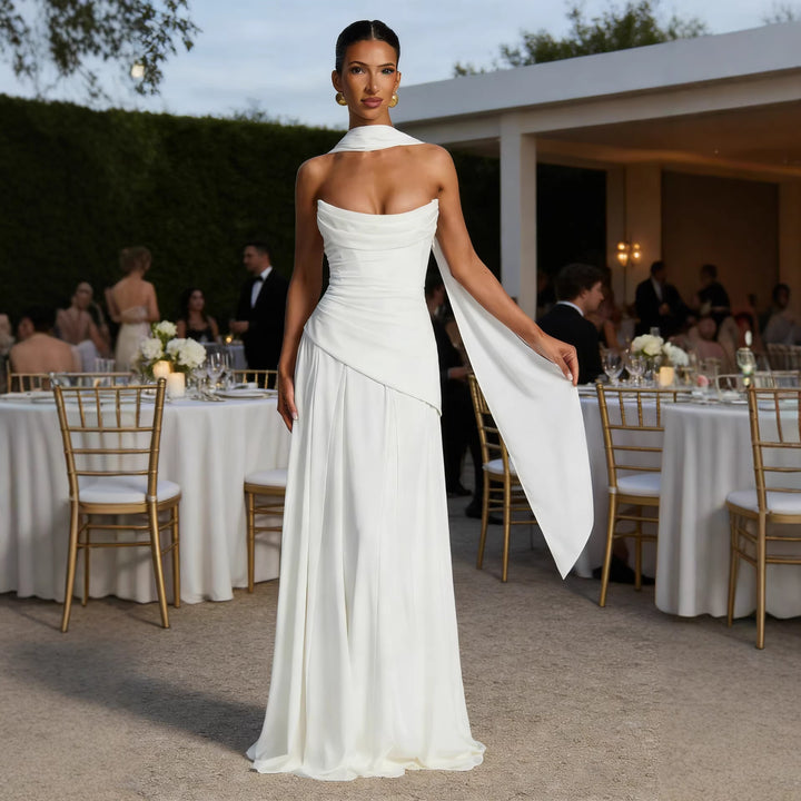 Robe de soirée élégante pour femmes avec un chic décolleté en cascade et une jupe volumineuse Levoire