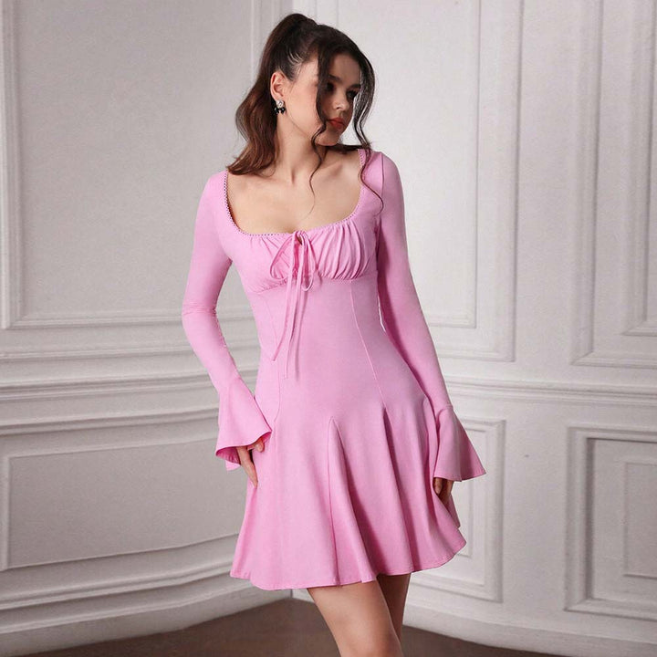 Robe femme avec un décolleté plongeant et des manches à volants élégantes Levoire