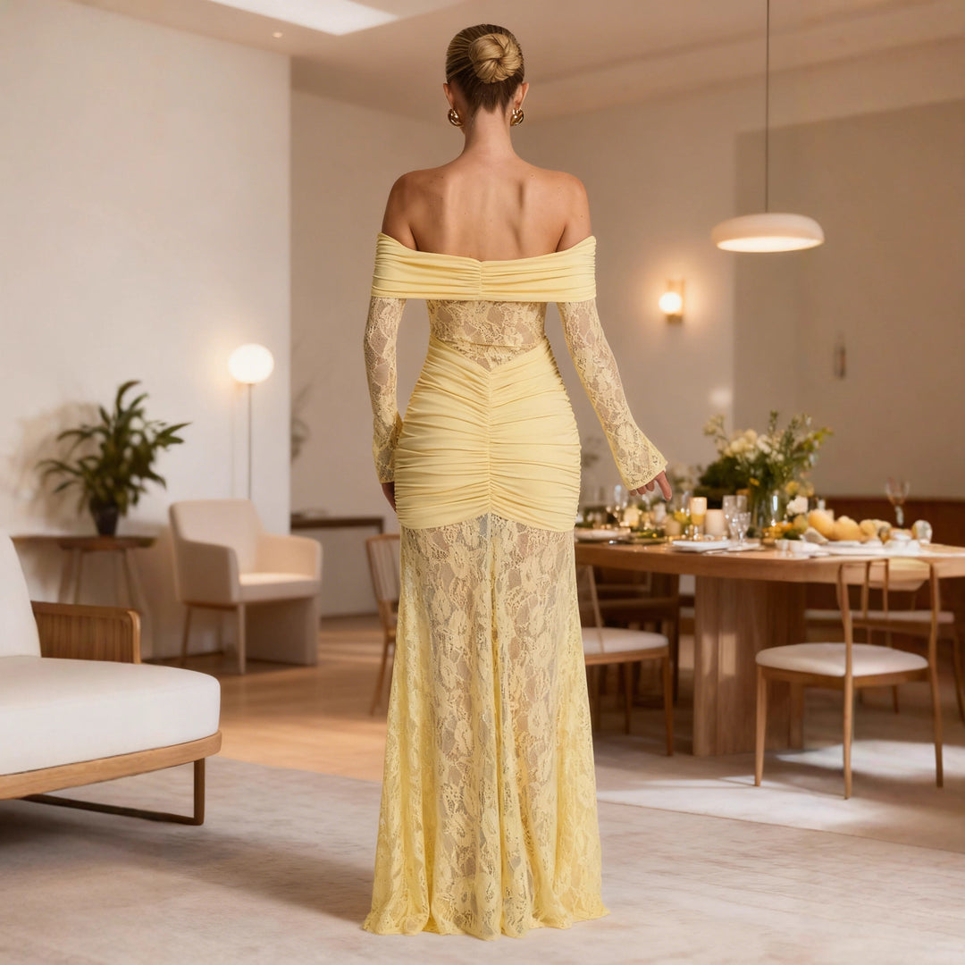 Robe maxi en dentelle élégante pour femmes avec des détails de volants raffinés et des bretelles dénudées Levoire