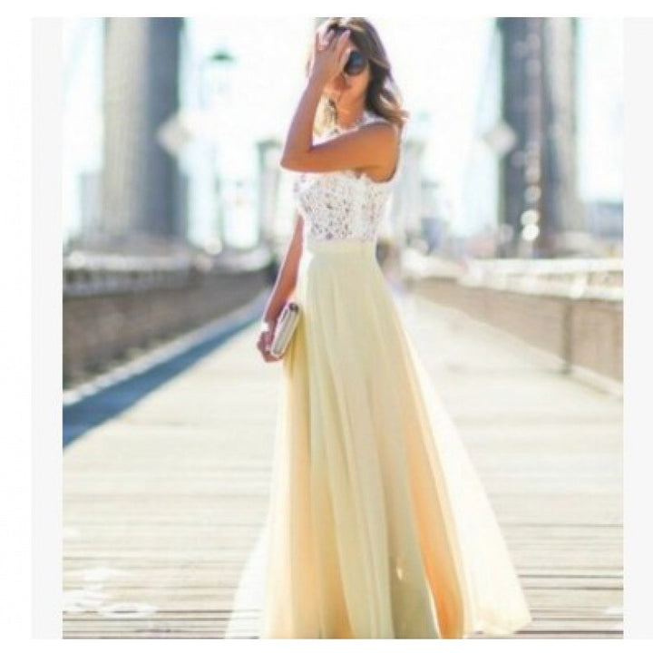 Robes maxi pour femmes avec un haut en dentelle florale et une jupe fluide Levoire