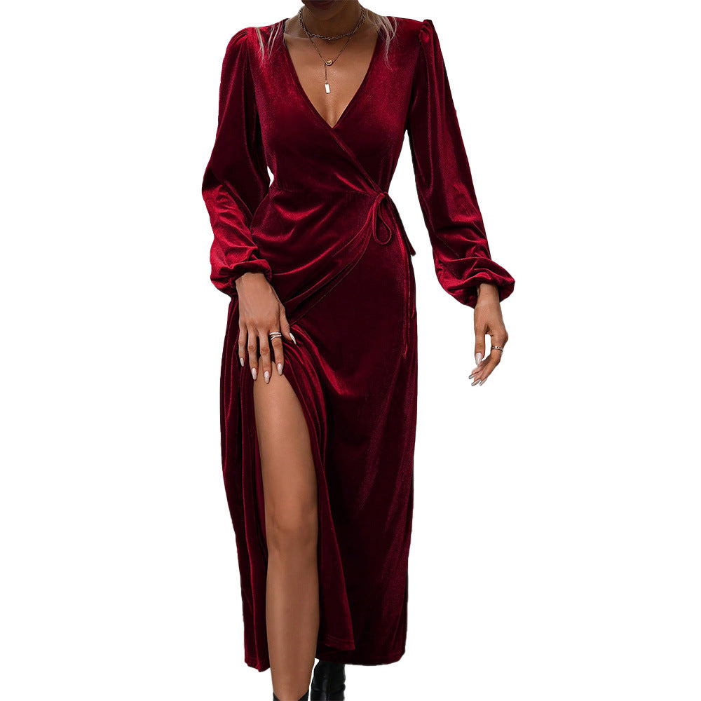 Robe portefeuille élégante pour femmes en velours doux avec décolleté en V profond et fente sur le côté Levoire