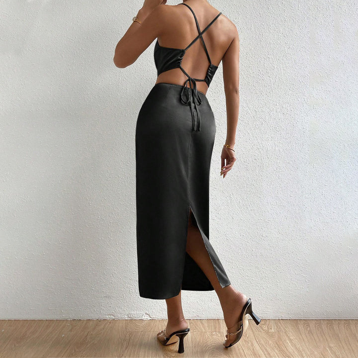 Robe maxi en satin élégante pour femme avec un chic décolleté en V et de fines bretelles Levoire