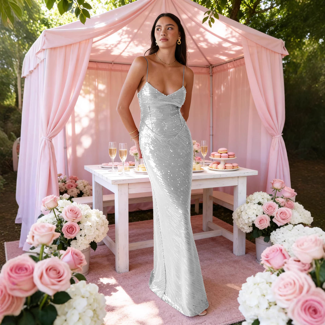 Robe de soirée féminine avec des sequins finement brillants et une coupe élégante Levoire