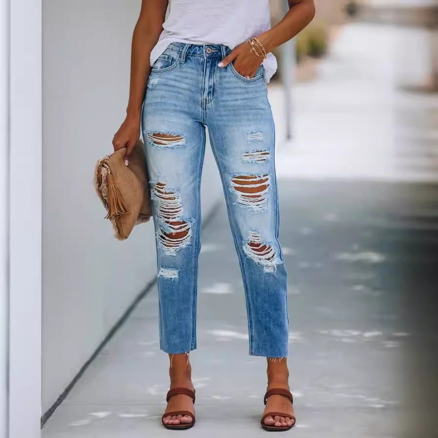 Jeans détruits pour femmes en style boyfriend décontracté Levoire