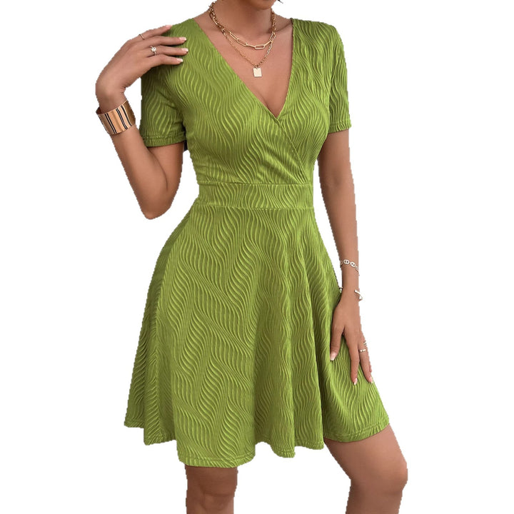 Robe portefeuille pour femmes avec décolleté en V et tissu fluide Levoire