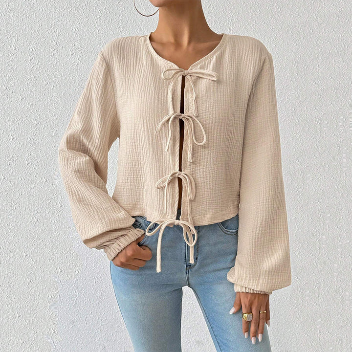 Blouse courte pour femmes avec des détails de lacets sophistiqués Levoire