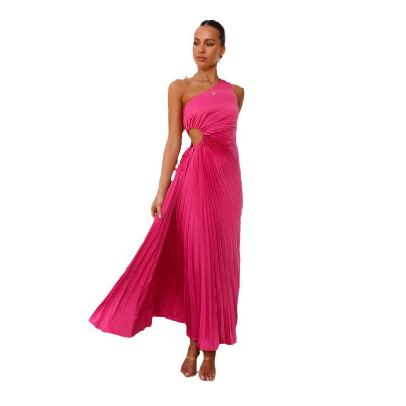 Robe maxi plissée pour femmes avec encolure asymétrique et fente latérale Levoire
