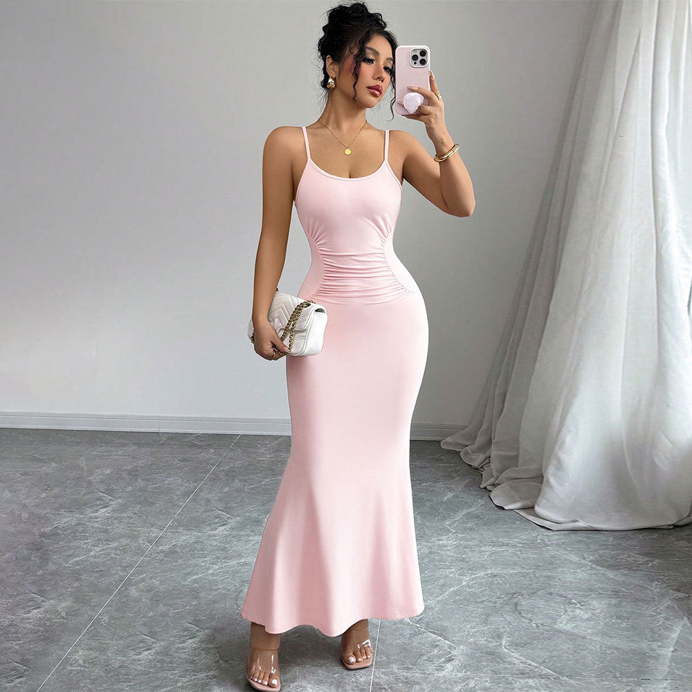 Robe maxi ajustée pour femme avec des bretelles spaghetti et un design drapé sophistiqué Levoire