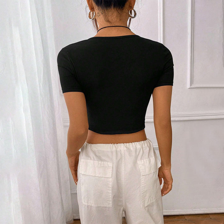 Top court pour femmes avec décolleté en cœur et design drapé à la mode Levoire
