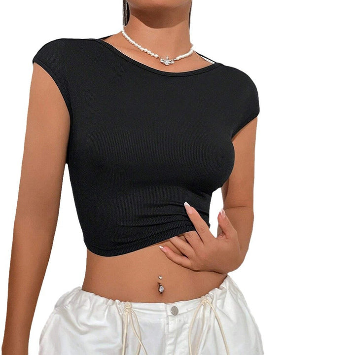 T-shirt court pour femmes avec un design de côtelé harmonieux et un col rond tendance Levoire