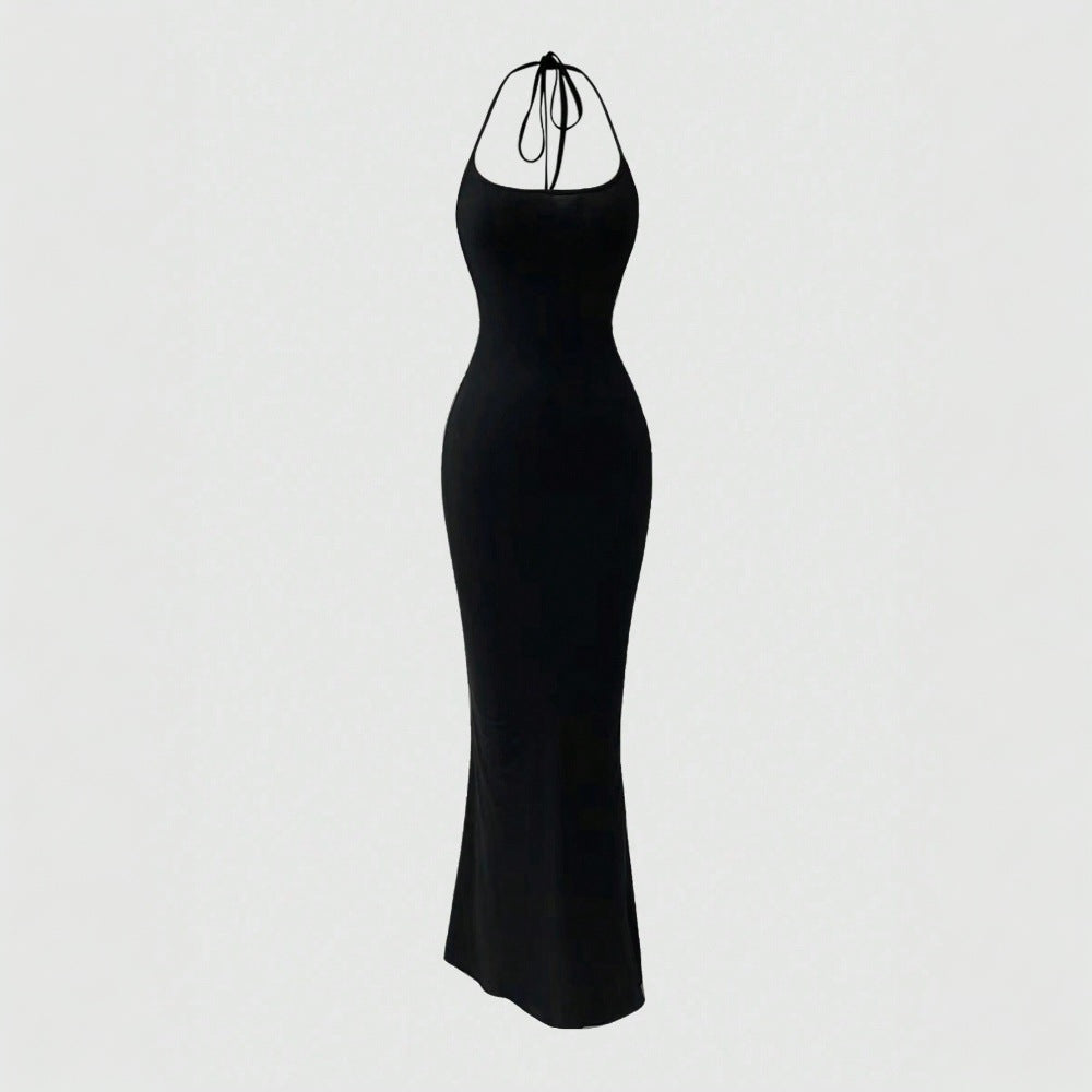 Robe maxi ajustée pour femmes avec design halter et coupe slim Levoire