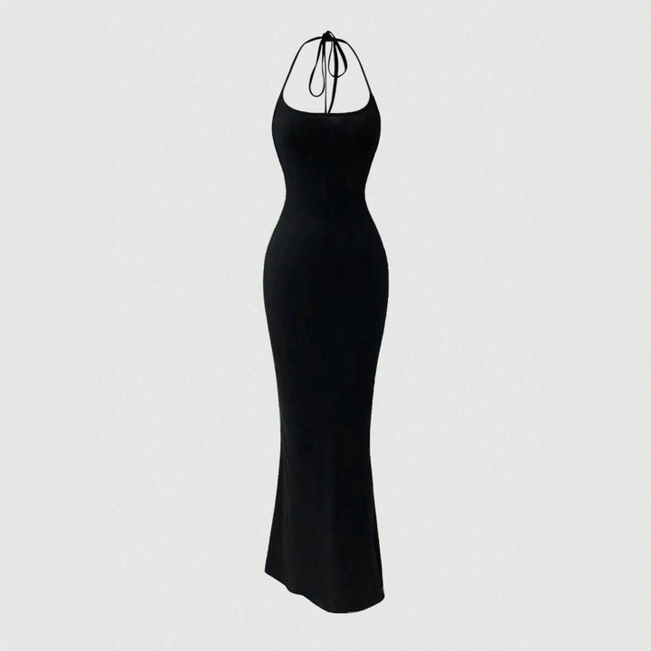 Robe maxi ajustée pour femmes avec design halter et coupe slim Levoire
