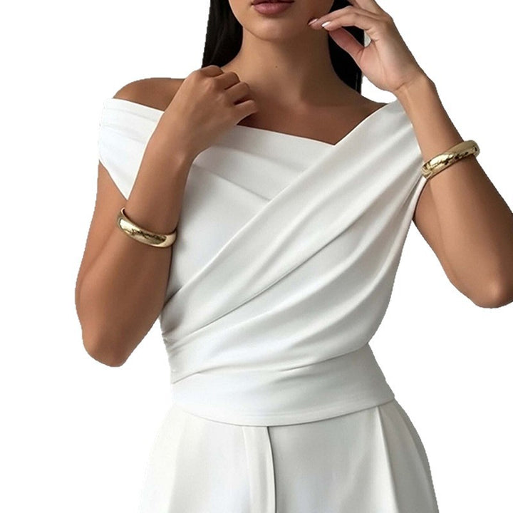 Haut Élégant Femme avec Look Enveloppé et Accent sur la Découpe Levoire