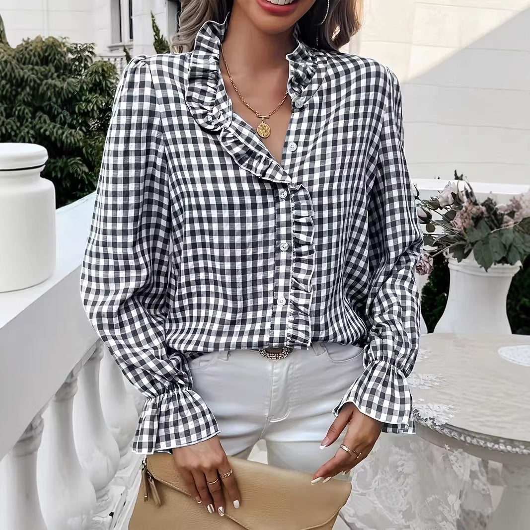 Blouse à volants à carreaux pour femmes avec col montant, patte de boutonnage cachée et manches en cloche Avriane