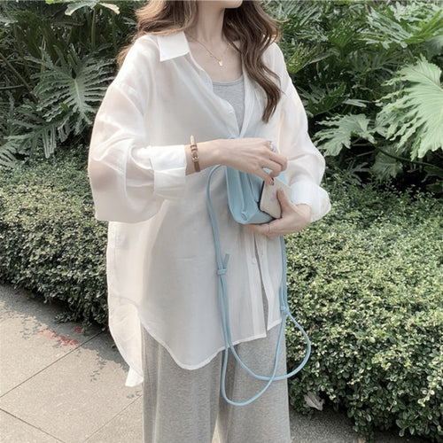 Blouse transparente pour femmes avec coupe moderne et coupe décontractée Levoire