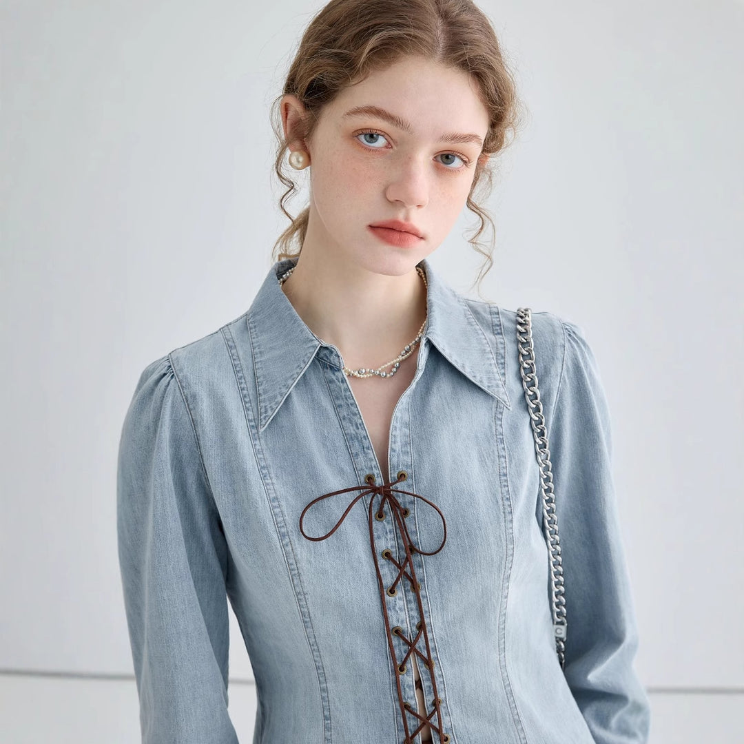 Blouse en jean pour femmes avec décolleté lacé et élégantes manches bouffantes Levoire