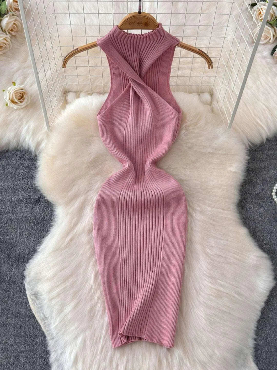 Levoire | Tenue de soirée à encolure américaine en tricot
