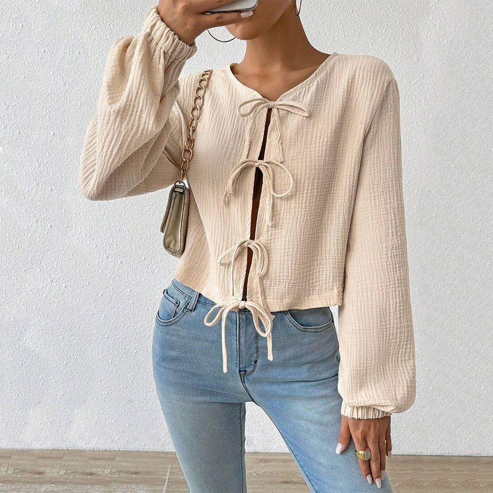 Blouse courte pour femmes avec des détails de lacets sophistiqués Levoire
