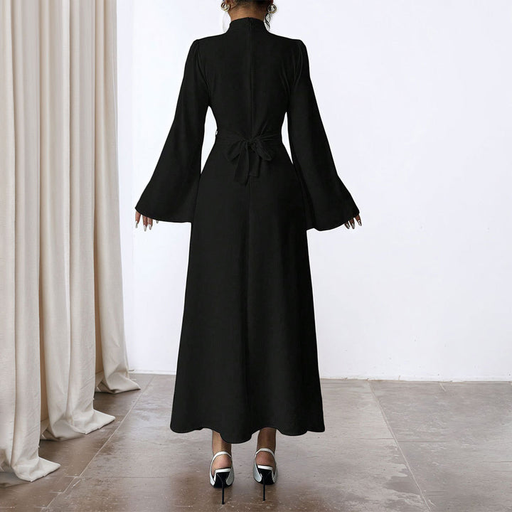 Robe maxi élégante pour femme avec manches fluides et col haut Levoire