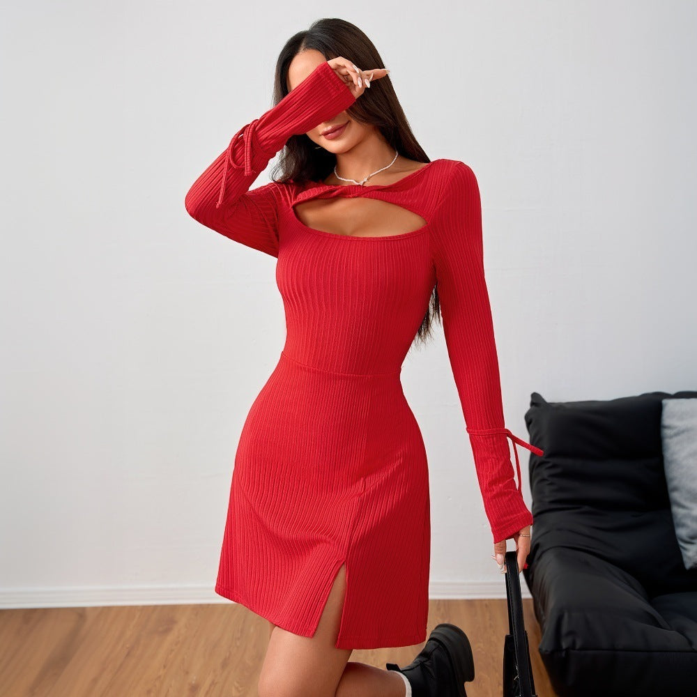 Robe mini moulante pour femme avec des manches longues et un décolleté échancré Levoire