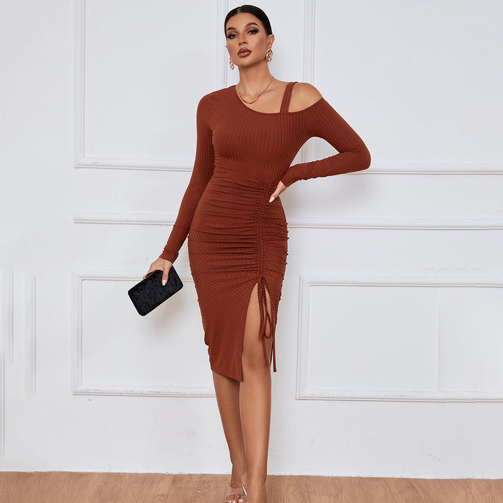 Robe ajustée en rib pour femme avec encolure asymétrique et fronces sophistiquées Levoire