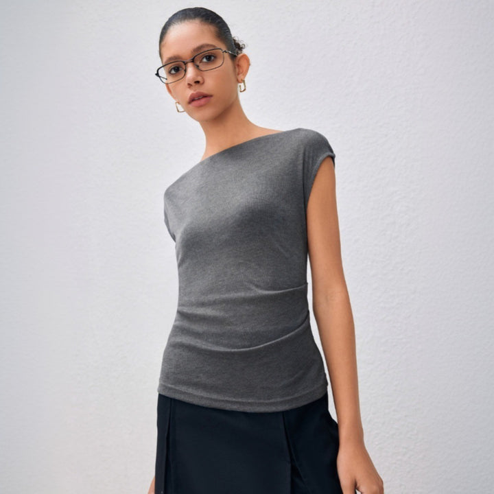 Haut élégant pour femmes avec un design drapé asymétrique Levoire