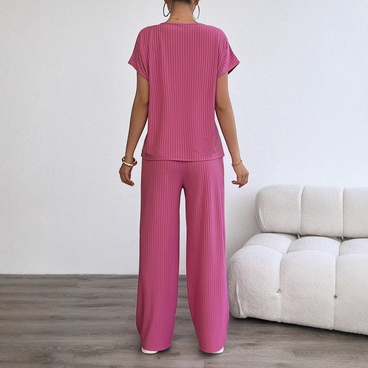 Ensemble de détente confortable pour femmes avec des détails extensibles élégants Levoire